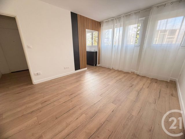 Appartement à louer - 2 pièces - 39.31 m2 - LONGEVILLE LES METZ - 57 - LORRAINE - Century 21 Immo Val