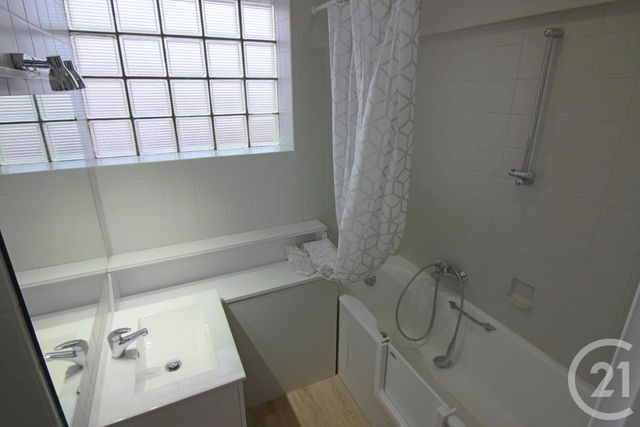 Appartement F4 à vendre - 5 pièces - 102.23 m2 - METZ - 57 - LORRAINE - Century 21 Immo Val