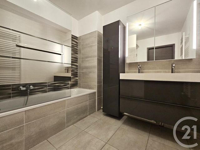 Afficher la photo en grand Appartement F5 à vendre - 5 pièces - 86.37 m2 - METZ - 57 - LORRAINE - Century 21 Immo Val