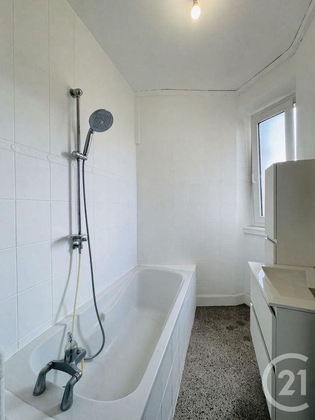 Appartement F3 à louer - 3 pièces - 96.94 m2 - THIONVILLE - 57 - LORRAINE - Century 21 Immo Val