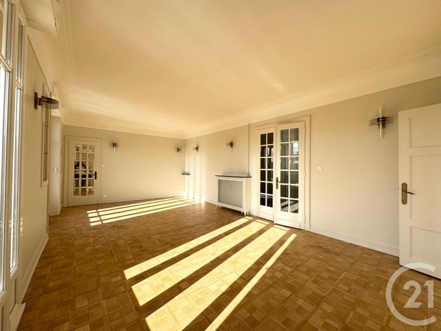 Afficher la photo en grand Appartement F5 à louer - 5 pièces - 120.23 m2 - METZ - 57 - LORRAINE - Century 21 Immo Val