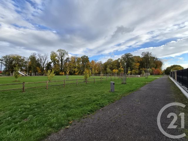 Afficher la photo en grand Appartement F4 à vendre - 4 pièces - 90.12 m2 - CUVRY - 57 - LORRAINE - Century 21 Immo Val