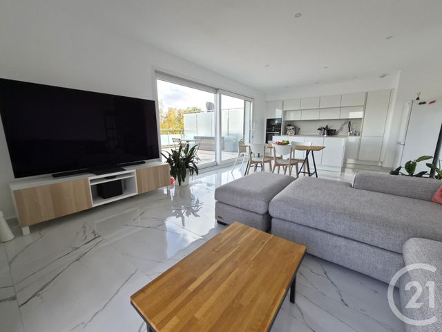 Afficher la photo en grand Appartement F4 à vendre - 4 pièces - 90.12 m2 - CUVRY - 57 - LORRAINE - Century 21 Immo Val