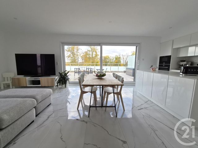 Afficher la photo en grand Appartement F4 à vendre - 4 pièces - 90.12 m2 - CUVRY - 57 - LORRAINE - Century 21 Immo Val