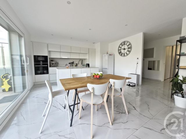 Afficher la photo en grand Appartement F4 à vendre - 4 pièces - 90.12 m2 - CUVRY - 57 - LORRAINE - Century 21 Immo Val