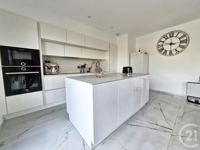 Afficher la photo en grand Appartement F4 à vendre - 4 pièces - 90.12 m2 - CUVRY - 57 - LORRAINE - Century 21 Immo Val