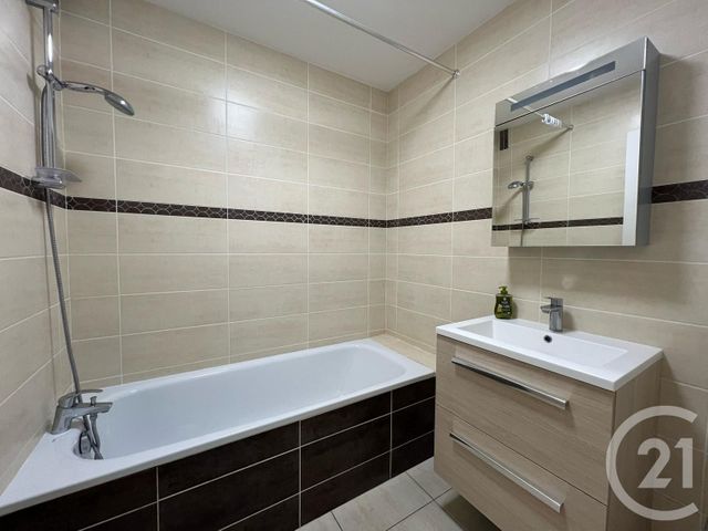Appartement à louer - 2 pièces - 59.52 m2 - METZ - 57 - LORRAINE - Century 21 Immo Val