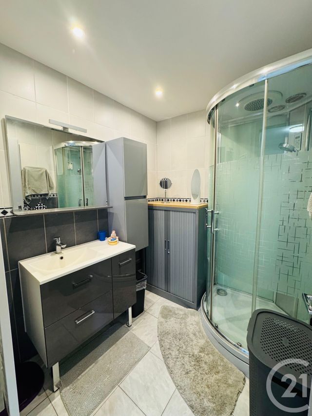 Appartement F4 à louer - 4 pièces - 99.0 m2 - METZ - 57 - LORRAINE - Century 21 Immo Val