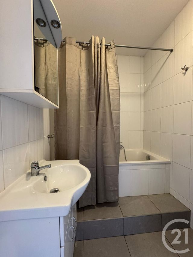 Appartement à louer - 2 pièces - 39.35 m2 - METZ - 57 - LORRAINE - Century 21 Immo Val