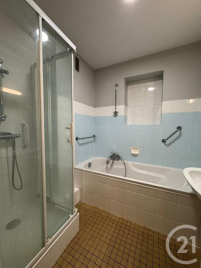 Appartement F3 à louer - 3 pièces - 81.47 m2 - METZ - 57 - LORRAINE - Century 21 Immo Val