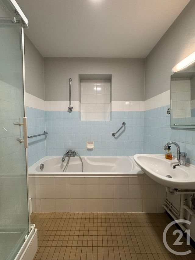 Appartement F3 à louer - 3 pièces - 81.47 m2 - METZ - 57 - LORRAINE - Century 21 Immo Val