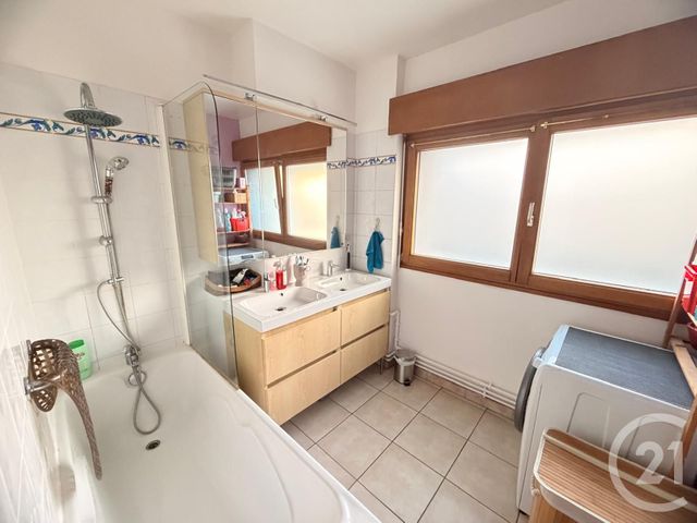 Appartement à louer - 4 pièces - 82.27 m2 - MONTIGNY LES METZ - 57 - LORRAINE - Century 21 Immo Val