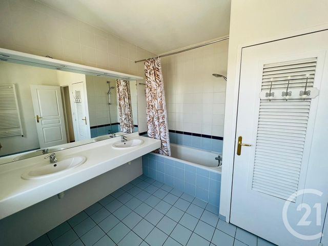 Appartement à louer - 2 pièces - 66.15 m2 - METZ - 57 - LORRAINE - Century 21 Immo Val