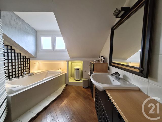 Appartement F5 à vendre - 5 pièces - 115.52 m2 - METZ - 57 - LORRAINE - Century 21 Immo Val