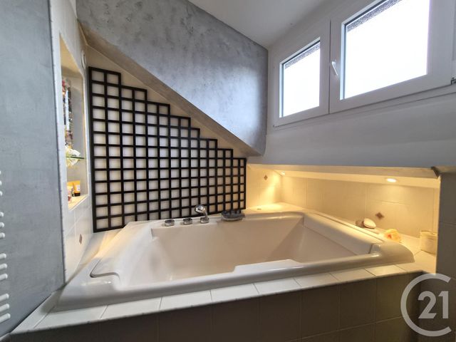 Appartement F5 à vendre - 5 pièces - 115.52 m2 - METZ - 57 - LORRAINE - Century 21 Immo Val