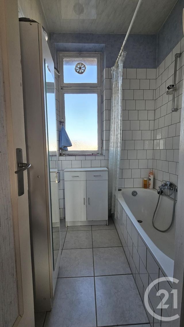 Appartement F5 à vendre - 5 pièces - 98.08 m2 - METZ - 57 - LORRAINE - Century 21 Immo Val