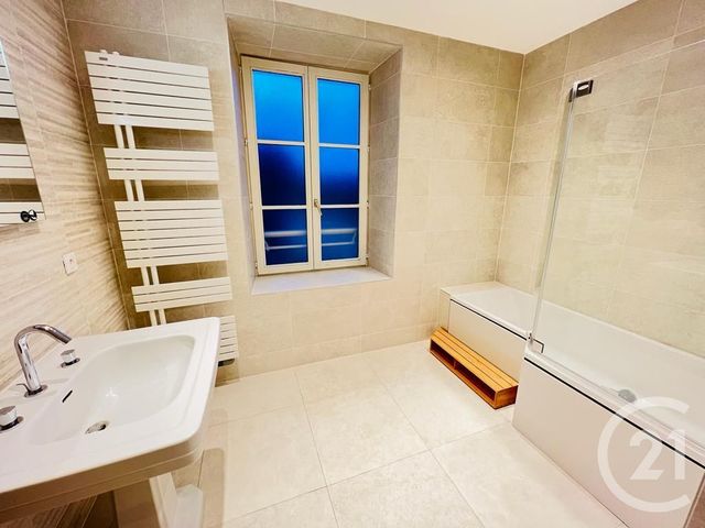 Appartement à louer - 3 pièces - 87.55 m2 - LE BAN ST MARTIN - 57 - LORRAINE - Century 21 Immo Val