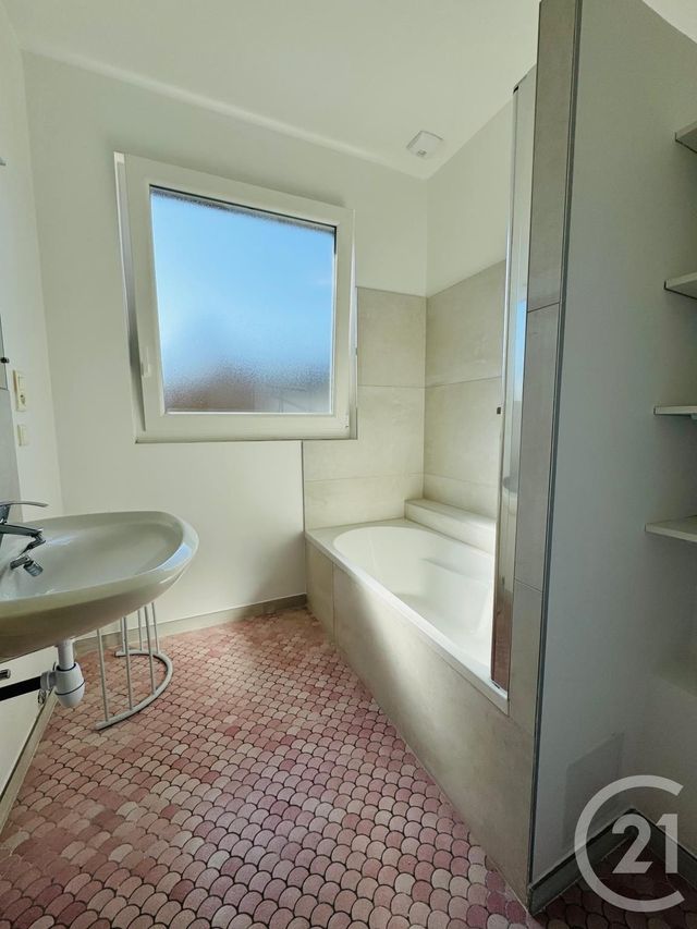 Appartement F6 à louer - 6 pièces - 124.36 m2 - THIONVILLE - 57 - LORRAINE - Century 21 Immo Val