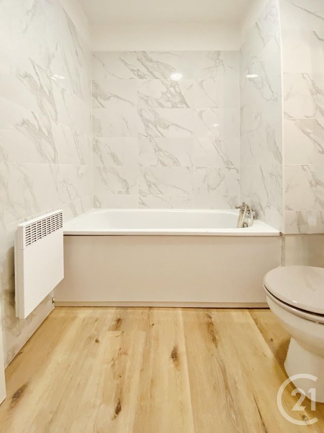 Appartement F1 à louer - 1 pièce - 31.4 m2 - METZ - 57 - LORRAINE - Century 21 Immo Val