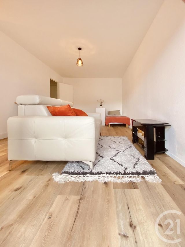 Appartement F1 à louer - 1 pièce - 31.4 m2 - METZ - 57 - LORRAINE - Century 21 Immo Val