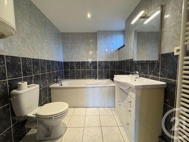 Appartement Studio à louer - 1 pièce - 28.0 m2 - SERVIGNY LES STE BARBE - 57 - LORRAINE - Century 21 Immo Val