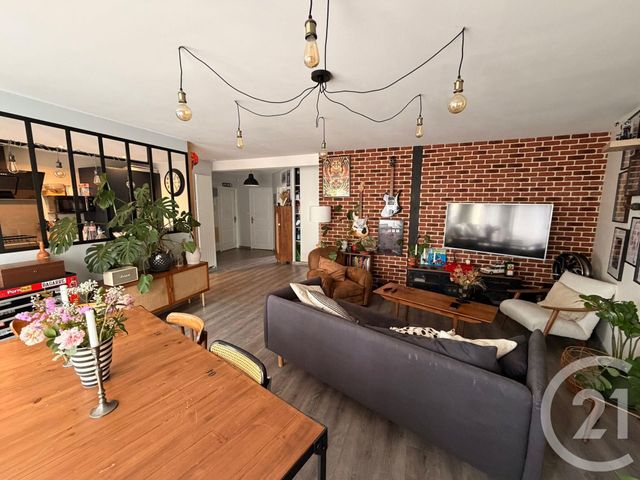 Appartement 3 pieces avec 2 chambres à louer - 3 pièces - 82.79 m2 - MONTIGNY LES METZ - 57 - LORRAINE - Century 21 Immo Val