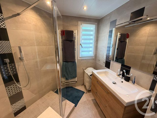 Appartement 3 pieces avec 2 chambres à louer - 3 pièces - 82.79 m2 - MONTIGNY LES METZ - 57 - LORRAINE - Century 21 Immo Val