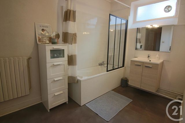 Appartement F3 à louer - 3 pièces - 92.2 m2 - METZ - 57 - LORRAINE - Century 21 Immo Val