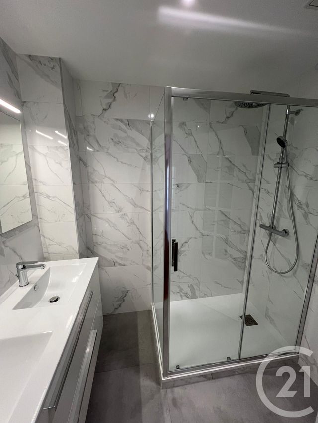 Appartement F3 à louer - 3 pièces - 74.78 m2 - METZ - 57 - LORRAINE - Century 21 Immo Val