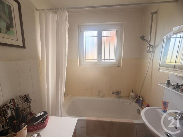 Appartement F4 à louer - 4 pièces - 77.24 m2 - METZ - 57 - LORRAINE - Century 21 Immo Val