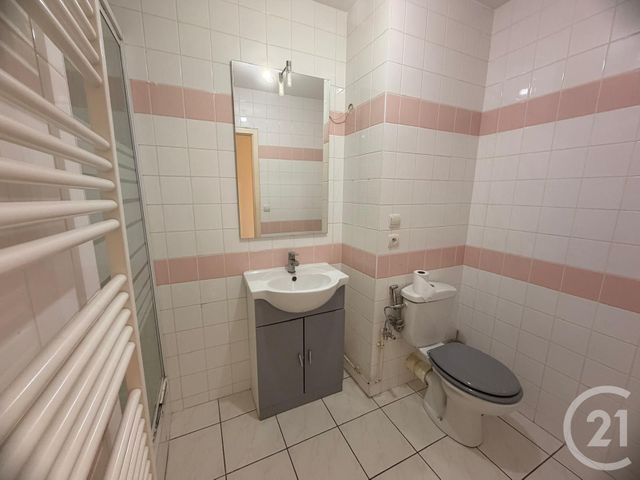 Appartement F3 à louer - 3 pièces - 56.12 m2 - UCKANGE - 57 - LORRAINE - Century 21 Immo Val