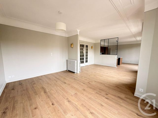 Appartement F5 à louer - 5 pièces - 117.2 m2 - METZ - 57 - LORRAINE - Century 21 Immo Val