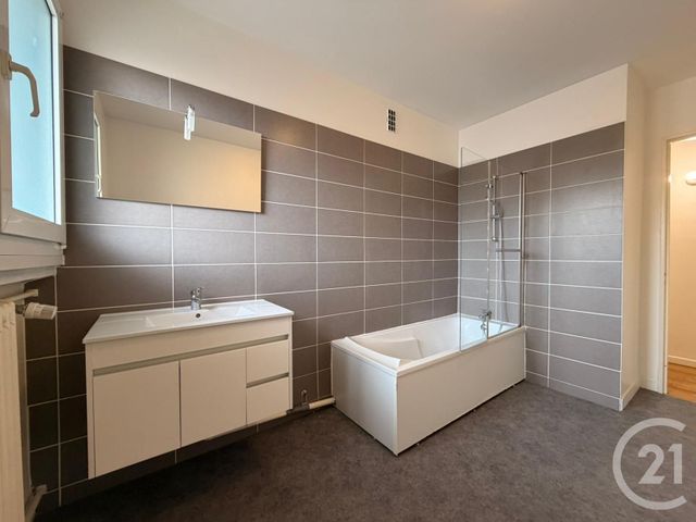 Appartement 4 pieces à louer - 4 pièces - 94.68 m2 - METZ - 57 - LORRAINE - Century 21 Immo Val