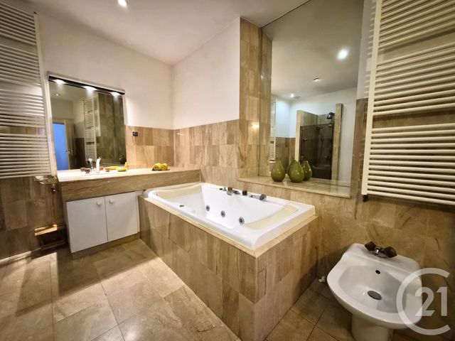 Appartement F5 à vendre - 5 pièces - 205.27 m2 - METZ - 57 - LORRAINE - Century 21 Immo Val