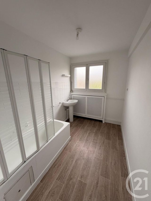 Appartement 4 pieces à louer - 4 pièces - 85.97 m2 - METZ - 57 - LORRAINE - Century 21 Immo Val