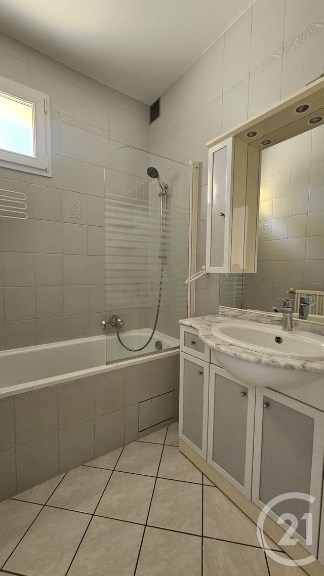 Appartement 2 pieces à louer - 3 pièces - 74.16 m2 - MONTIGNY LES METZ - 57 - LORRAINE - Century 21 Immo Val