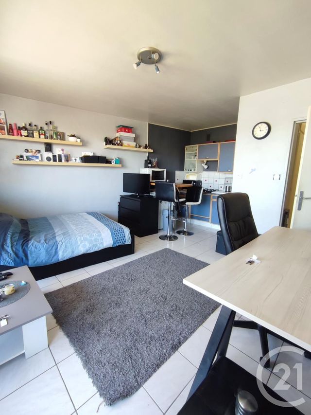 Appartement Studio à louer - 1 pièce - 24.29 m2 - METZ - 57 - LORRAINE - Century 21 Immo Val