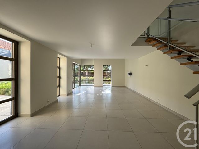 maison à louer - 6 pièces - 235.0 m2 - AY SUR MOSELLE - 57 - LORRAINE - Century 21 Immo Val