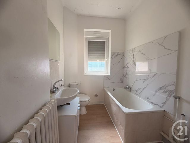 Appartement F4 à louer - 4 pièces - 71.48 m2 - METZ - 57 - LORRAINE - Century 21 Immo Val