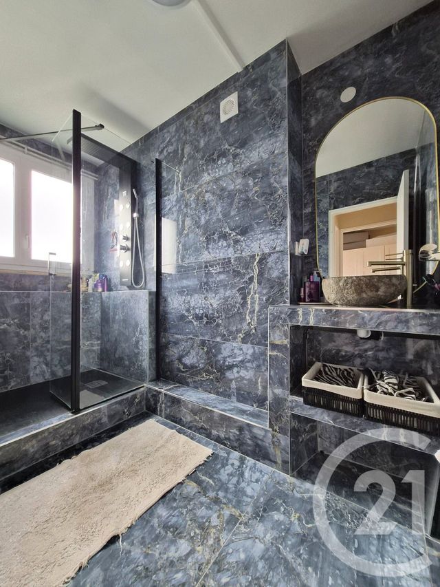 Appartement F5 à vendre - 5 pièces - 87.31 m2 - METZ - 57 - LORRAINE - Century 21 Immo Val