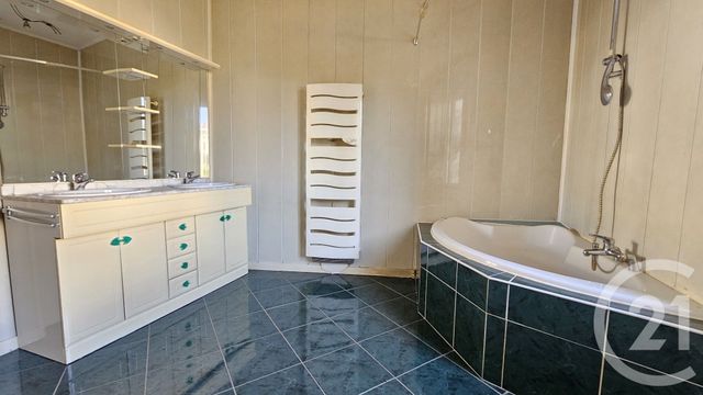 Appartement F2 à vendre - 2 pièces - 56.14 m2 - LE BAN ST MARTIN - 57 - LORRAINE - Century 21 Immo Val