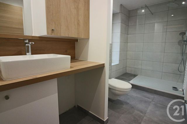 Appartement F3 à louer - 3 pièces - 67.45 m2 - METZ - 57 - LORRAINE - Century 21 Immo Val