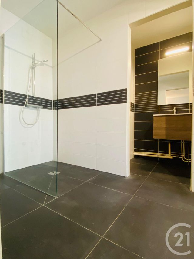 Appartement F2 à louer - 2 pièces - 55.95 m2 - METZ - 57 - LORRAINE - Century 21 Immo Val