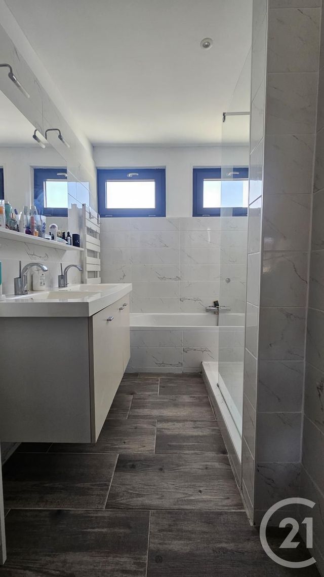 Appartement F5 à louer - 5 pièces - 80.6 m2 - LONGEVILLE LES METZ - 57 - LORRAINE - Century 21 Immo Val