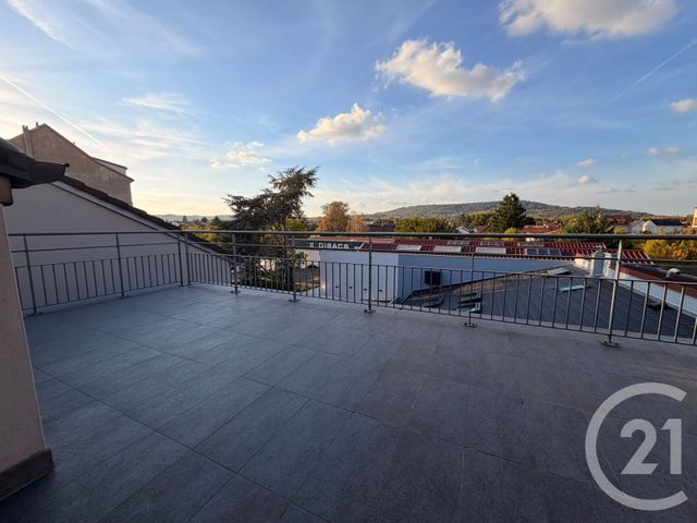 Appartement 3 pieces avec 2 chambres à louer - 3 pièces - 63.7 m2 - MONTIGNY LES METZ - 57 - LORRAINE - Century 21 Immo Val