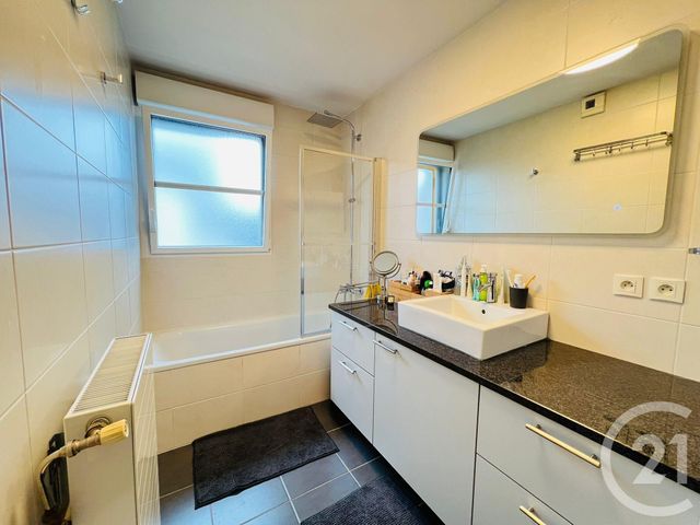 Appartement F5 à louer - 5 pièces - 99.18 m2 - METZ - 57 - LORRAINE - Century 21 Immo Val