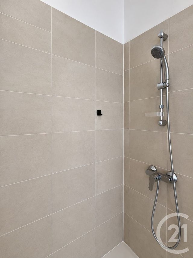 Appartement 2 pieces à louer - 2 pièces - 46.39 m2 - MONTIGNY LES METZ - 57 - LORRAINE - Century 21 Immo Val