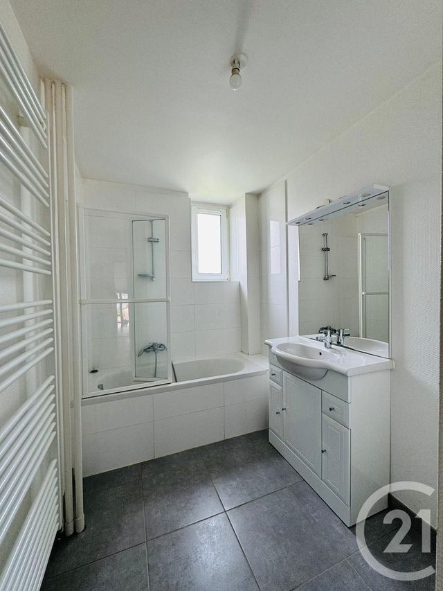 Appartement F3 à louer - 3 pièces - 78.49 m2 - LE BAN ST MARTIN - 57 - LORRAINE - Century 21 Immo Val