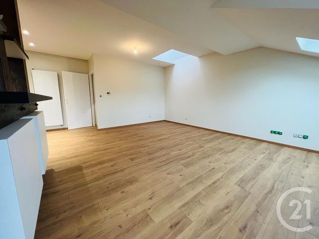 Appartement 4 pieces à louer - 4 pièces - 85.52 m2 - MONTIGNY LES METZ - 57 - LORRAINE - Century 21 Immo Val