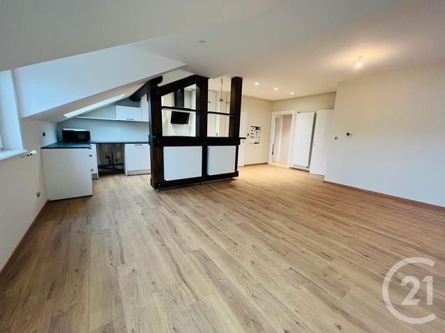 Appartement 4 pieces à louer - 4 pièces - 85.52 m2 - MONTIGNY LES METZ - 57 - LORRAINE - Century 21 Immo Val